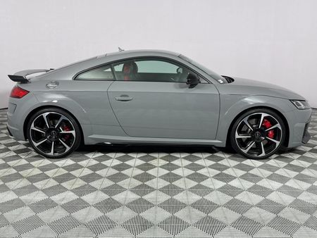 2023-Audi-TT-RS-Coupe-quattro-Auto-294kW_16