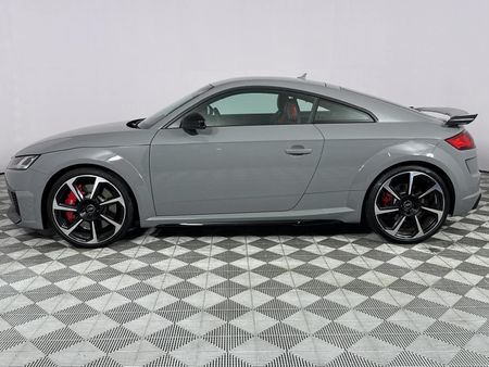 2023-Audi-TT-RS-Coupe-quattro-Auto-294kW_18