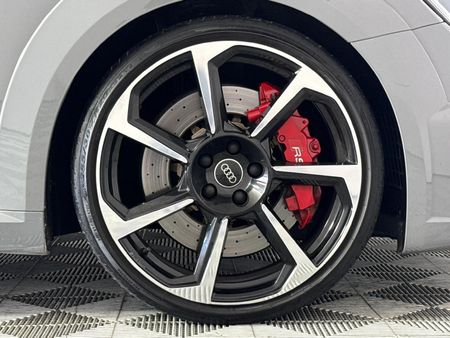 2023-Audi-TT-RS-Coupe-quattro-Auto-294kW_4