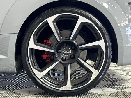 2023-Audi-TT-RS-Coupe-quattro-Auto-294kW_5