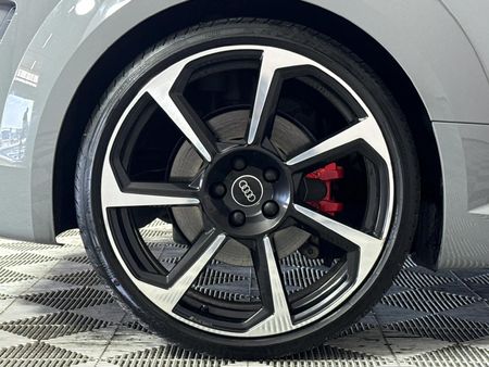 2023-Audi-TT-RS-Coupe-quattro-Auto-294kW_6