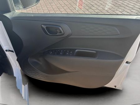 2026-Hyundai-Grand-i10-10-Motion_14