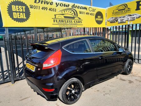 2011-Ford-Fiesta-Passion-For-Life_12