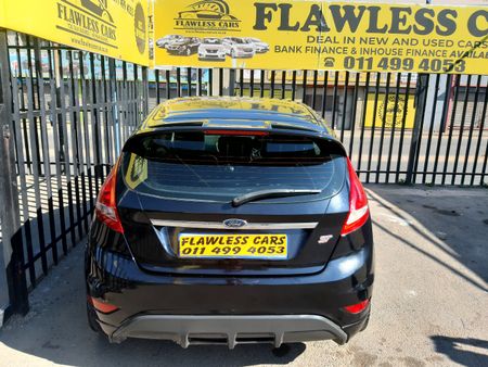 2011-Ford-Fiesta-Passion-For-Life_13