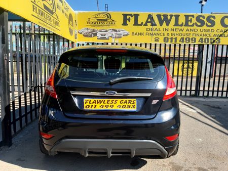 2011-Ford-Fiesta-Passion-For-Life_14