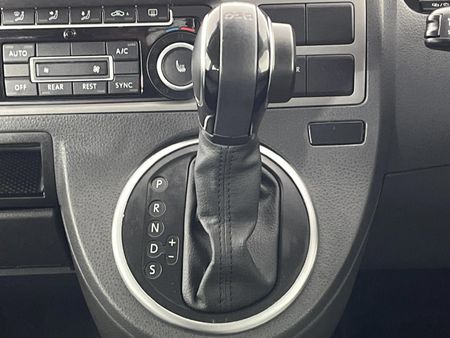 2014-Volkswagen-Caravelle-T5-20-BiTDI-Auto-4Motion_10