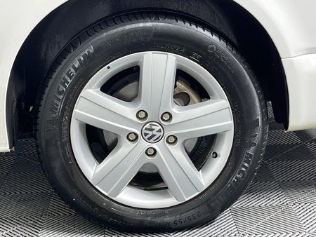2014-Volkswagen-Caravelle-T5-20-BiTDI-Auto-4Motion_6