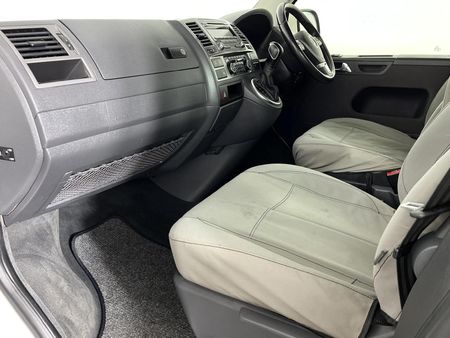 2014-Volkswagen-Caravelle-T5-20-BiTDI-Auto-4Motion_8