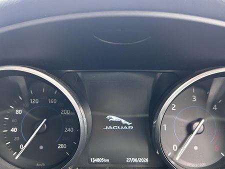 2017-Jaguar-XF-20-D-Prestige_9