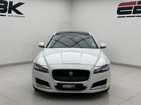 2017-Jaguar-XF-20-D-Prestige_1