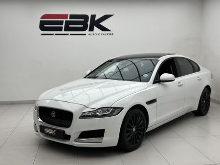 2017-Jaguar-XF-20-D-Prestige_2