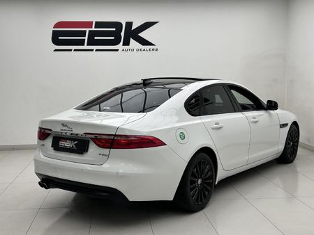 2017-Jaguar-XF-20-D-Prestige_5