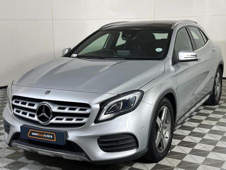 2020-Mercedes-Benz-GLA-200_0