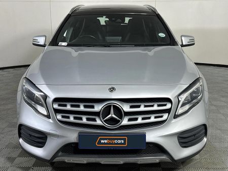 2020-Mercedes-Benz-GLA-200_14