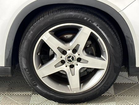 2020-Mercedes-Benz-GLA-200_5