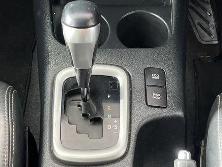 2016-Toyota-Hilux-28-GD-6-Raider-4x4-Double-Cab-Auto_10