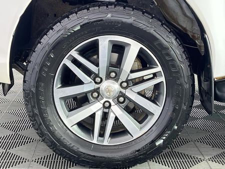 2016-Toyota-Hilux-28-GD-6-Raider-4x4-Double-Cab-Auto_4