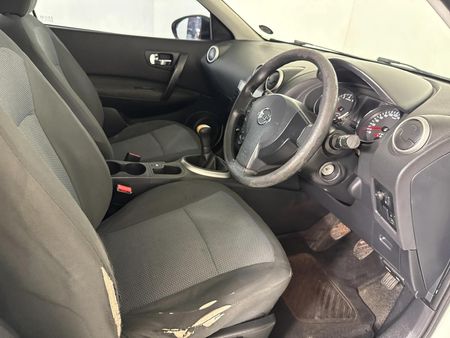 2013-Nissan-Qashqai-16-Visia_9