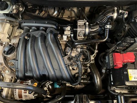 2013-Nissan-Qashqai-16-Visia_13