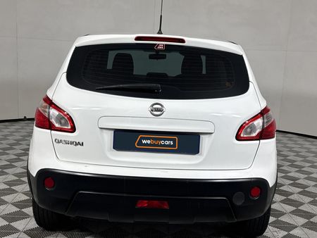 2013-Nissan-Qashqai-16-Visia_18