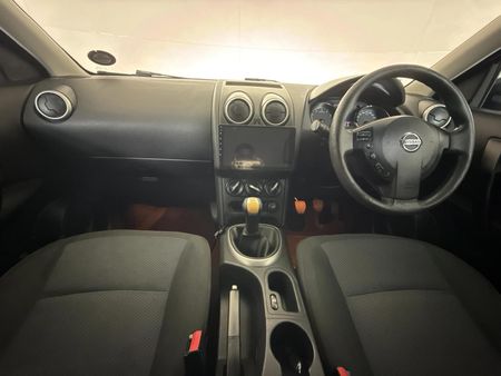 2013-Nissan-Qashqai-16-Visia_1