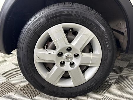 2013-Nissan-Qashqai-16-Visia_7