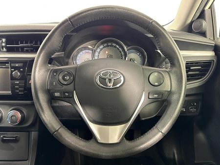 2014-Toyota-Corolla-16-Prestige_12
