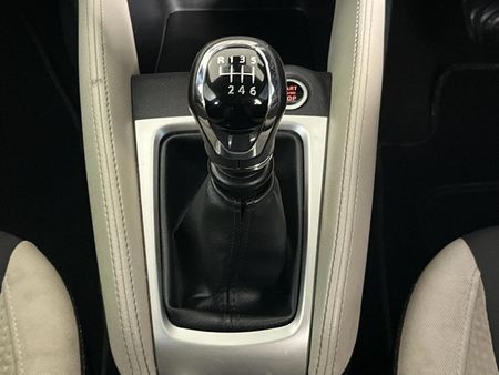 2021-Nissan-Micra-10T-Tekna-84kW_9