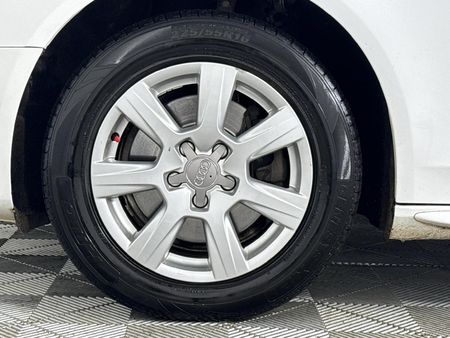 2011-Audi-A4-18-T-Attraction-Auto_4