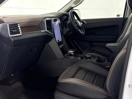 2025-Volkswagen-Amarok-20-BiTDI-154kW-4Motion-Style-Double-Cab_9