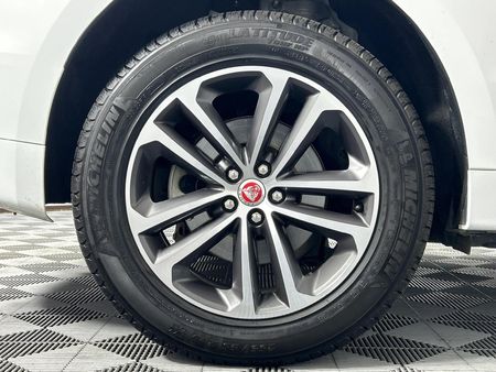 2019-Jaguar-F-Pace-20-R-Sport-AWD-221kW_7
