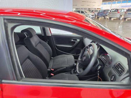 2019-Volkswagen-Polo-Vivo-14-Trendline-5-dr_3