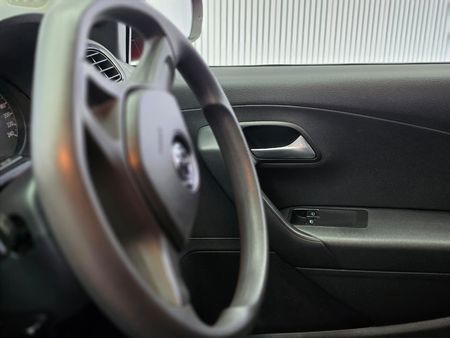 2019-Volkswagen-Polo-Vivo-14-Trendline-5-dr_4