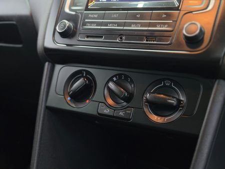2019-Volkswagen-Polo-Vivo-14-Trendline-5-dr_7