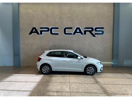 2024-Volkswagen-Polo-10-TSI-Life_1