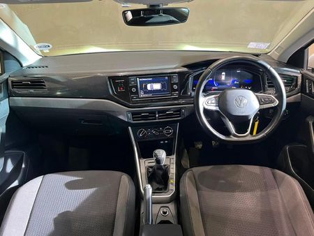 2024-Volkswagen-Polo-10-TSI-Life_5