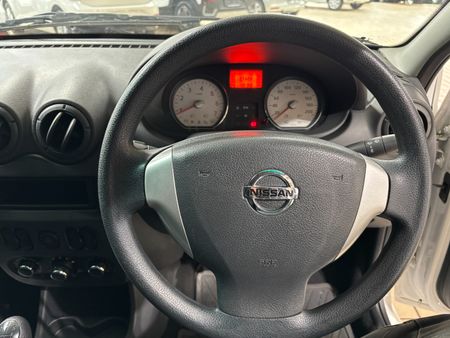 2024-Nissan-NP200-16_8