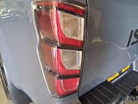 2026-Isuzu-D-Max-30-DDI-X-Rider-4x4-Auto-Double-Cab_12