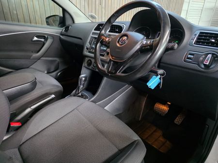 2016-Volkswagen-Polo-12-TSI-Highline-Auto-81kW_16