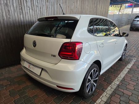 2016-Volkswagen-Polo-12-TSI-Highline-Auto-81kW_5