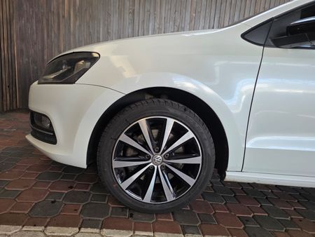 2016-Volkswagen-Polo-12-TSI-Highline-Auto-81kW_8