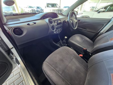 2016-Toyota-Etios-15-XS-5-dr_13
