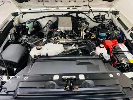 2025-Toyota-Land-Cruiser-79-28-GD-6-Auto-Double-Cab_14