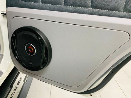 2025-Toyota-Land-Cruiser-79-28-GD-6-Auto-Double-Cab_16