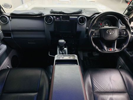 2025-Toyota-Land-Cruiser-79-28-GD-6-Auto-Double-Cab_4