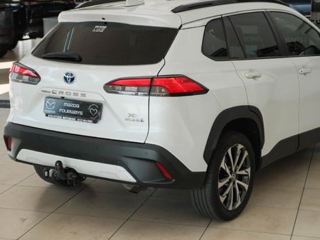 2022-Toyota-Corolla-Cross-18-XR-Hybrid_13