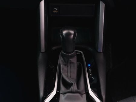 2022-Toyota-Corolla-Cross-18-XR-Hybrid_22