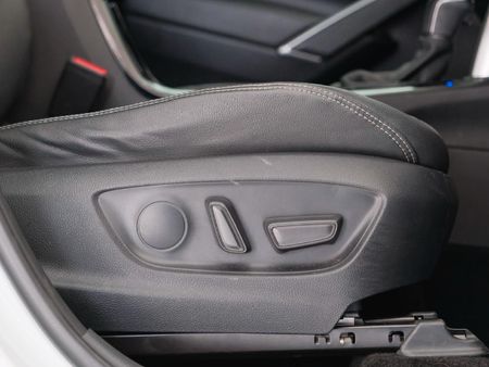 2022-Toyota-Corolla-Cross-18-XR-Hybrid_24