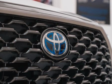 2022-Toyota-Corolla-Cross-18-XR-Hybrid_25