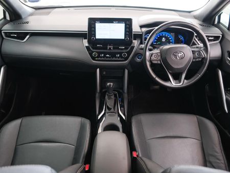 2022-Toyota-Corolla-Cross-18-XR-Hybrid_8
